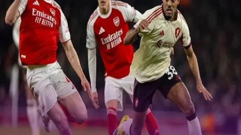 揭秘NBA生死线对决：太阳与勇士巅峰对决临界值解析！