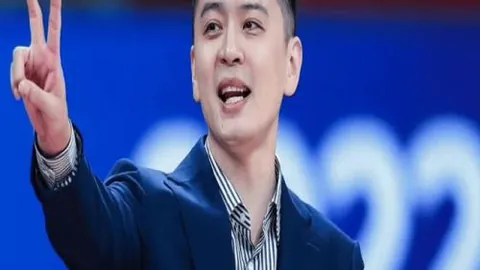 赛车冠军揭秘：安全装备深度解析